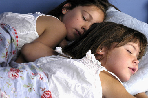 เด็กนอนกรน สาเหตุและวิธีการรักษาที่ถูกต้อง