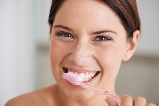 วิธีที่ถูกต้องในการแปรงฟันทำอย่างไร