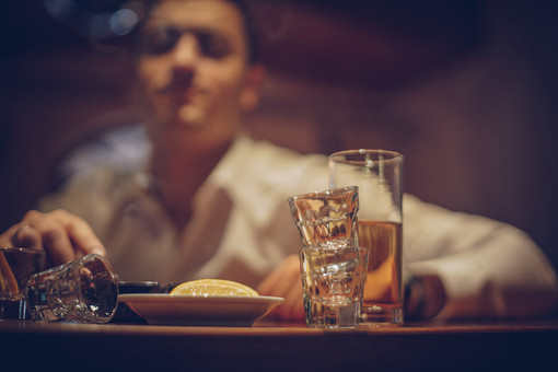 Binge Drinking หรือการดื่มหนักแบบรวดเดียว อันตรายหรือไม่? 