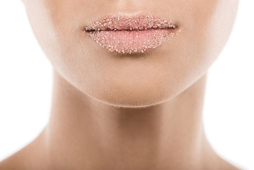 8 วิธีช่วยลดความหมองคล้ำที่ริมฝีปากบน