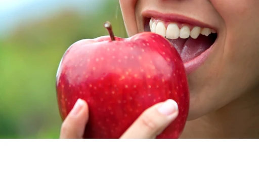 การรับประทานแอปเปิ้ลวันละลูกอาจจะไม่ได้ช่วยให้คุณไม่ต้องไปหาหมอ แต่มันก็ยังเป็นผลไม้ที่ดีต่อสุขภาพอยู่ดี