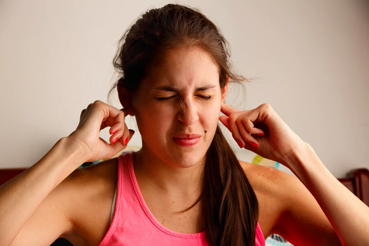 ระวัง! ปวดหูไม่หาย อาจเป็นอาการของโรคช่องหูอักเสบ