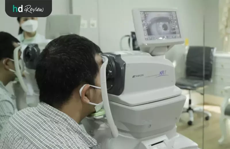 ตรวจวัดค่าสายตาด้วยเครื่อง ตรวจสุขภาพตาก่อนทำเลสิก