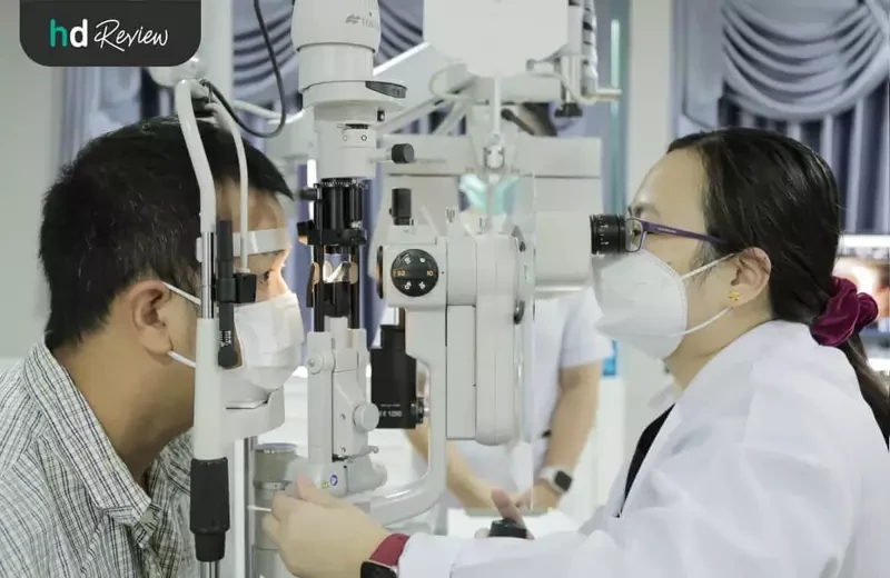 พบจักษุแพทย์เพื่อตรวจวัดค่าสายตา และตรวจสุขภาพตา ตรวจสุขภาพตาก่อนทำเลสิก
