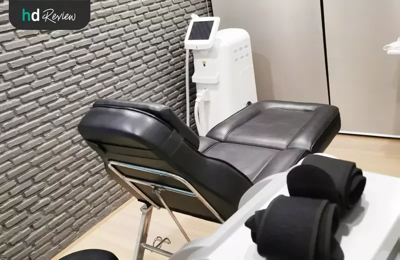 บรรยากาศภายในห้องกำจัดขนบราซิลเลี่ยน ด้วย IPL ที่ DPC Beauty Clinic สาขาวงเวียนใหญ่