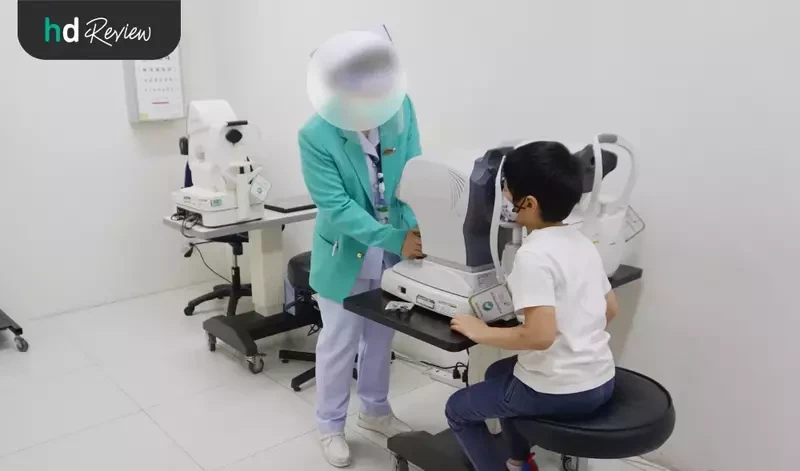 ตรวจสุขภาพตาเด็ก ที่ โรงพยาบาลสหวิทยาการมะลิ