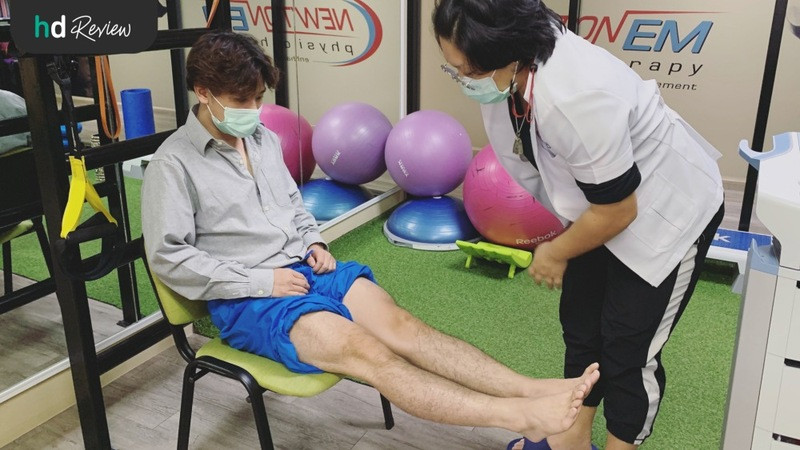 รีวิว รักษาอาการปวดเข่า ด้วย Knee Pain Package ที่ Newton Em Physiotherapy Clinic